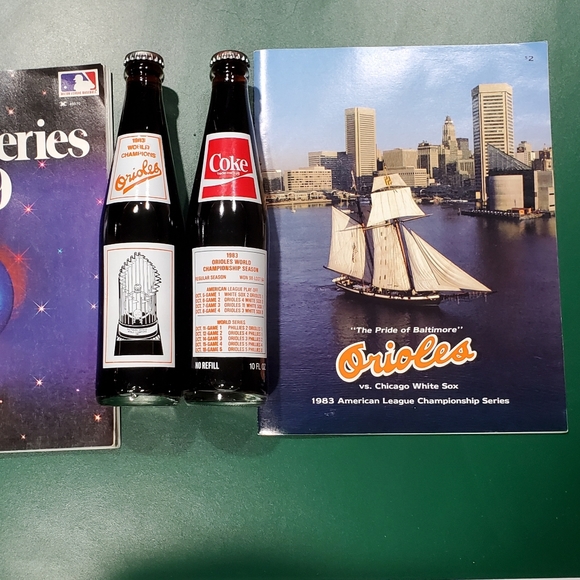 Baltimore Orioles 2programs & 2 1983 coke bottles - Picture 2 of 6